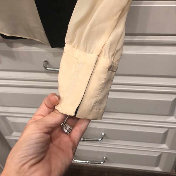 DVF Blouse - Picture 6 of 8